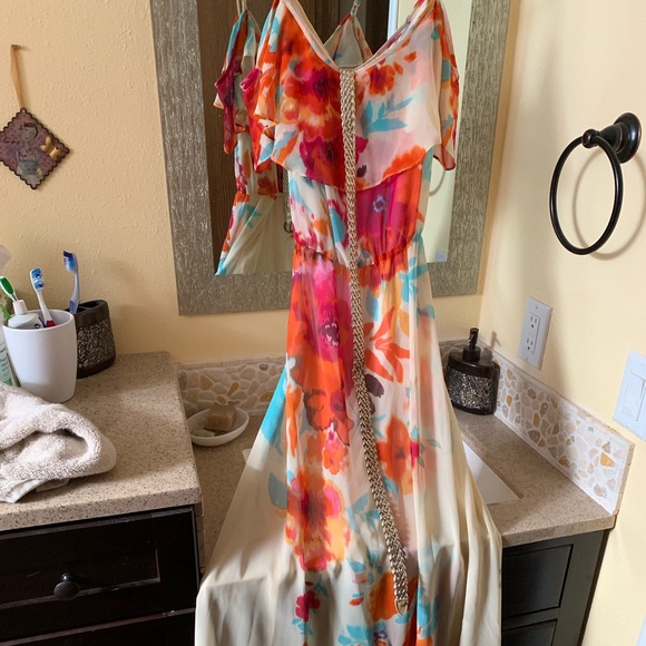 Bisou Bisou Dresses & Skirts - Bisou Bisou Full length Gown🌸💕🌸